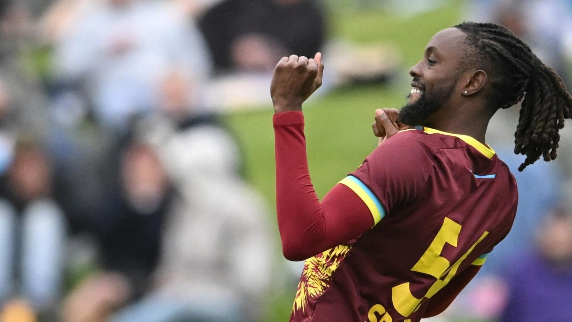 Dois hat-tricks em dois jogos: West Indies Seamer replica o feito do Afeganistão Spinner como membro titular primeiro | AFG x WI