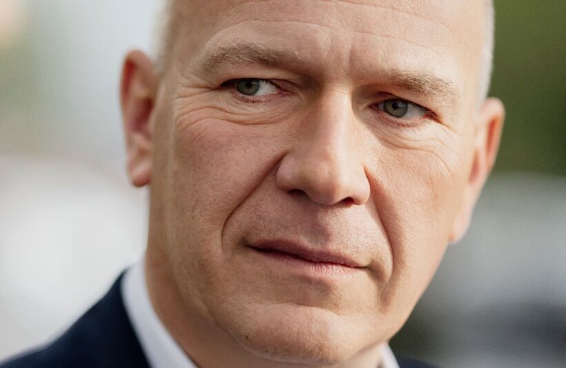 Como um político complicou a sua candidatura por causa de um jogo de ténis