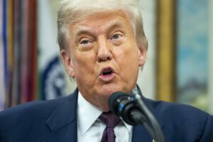 “A ajuda está a caminho”. Trump diz aos iranianos para continuarem a protestar