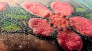 Tatuagens vermelhas desencadearam reações imunitárias chocantes