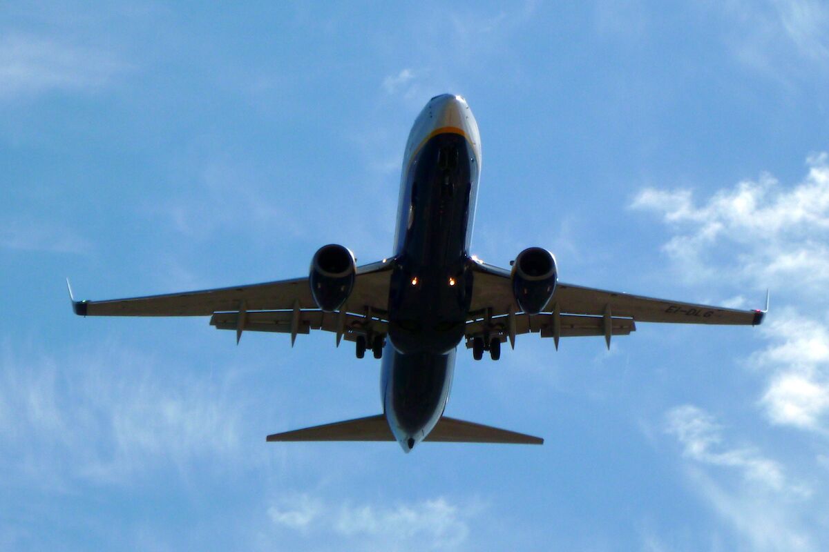 EUA alertam para o risco de voos comerciais serem atingidos por lixo espacial