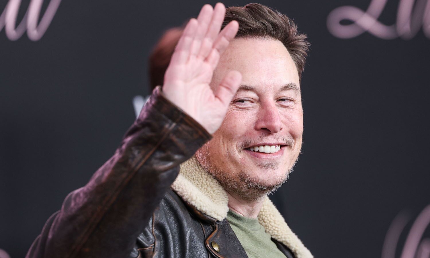 Polícia francesa faz buscas no X e quer ouvir Musk sobre pornografia infantil na plataforma