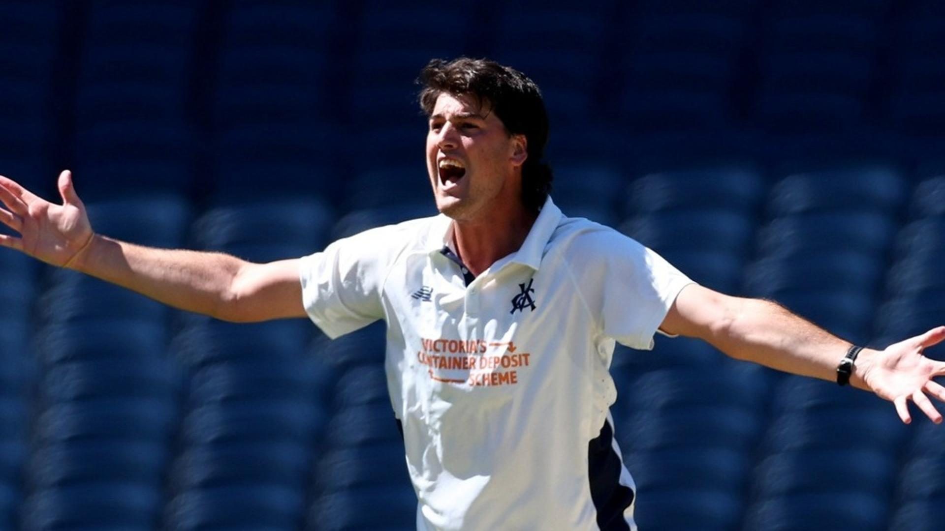 Filho do ex-jogador de críquete australiano brilha enquanto os batedores de teste lutam no 17-Wicket Sheffield Shield Day