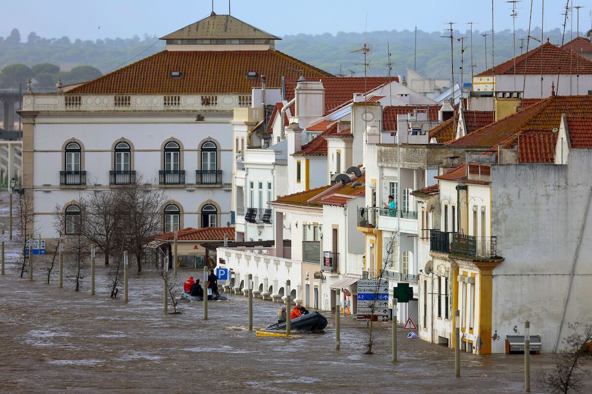 Inferno meteorológico continua em Portugal. Depressão Marta entra para arrasar