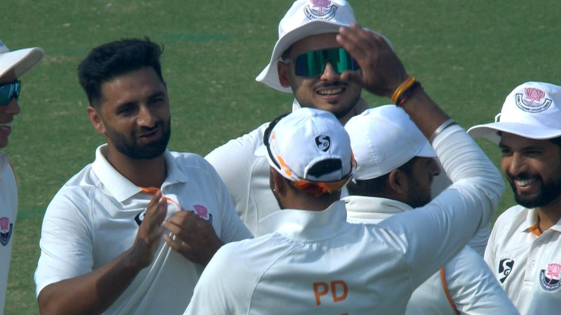 Quartas de final do Troféu Ranji: Indian Quick Uncapped em forma escaldante conquista a segunda conquista de sete postigos da temporada