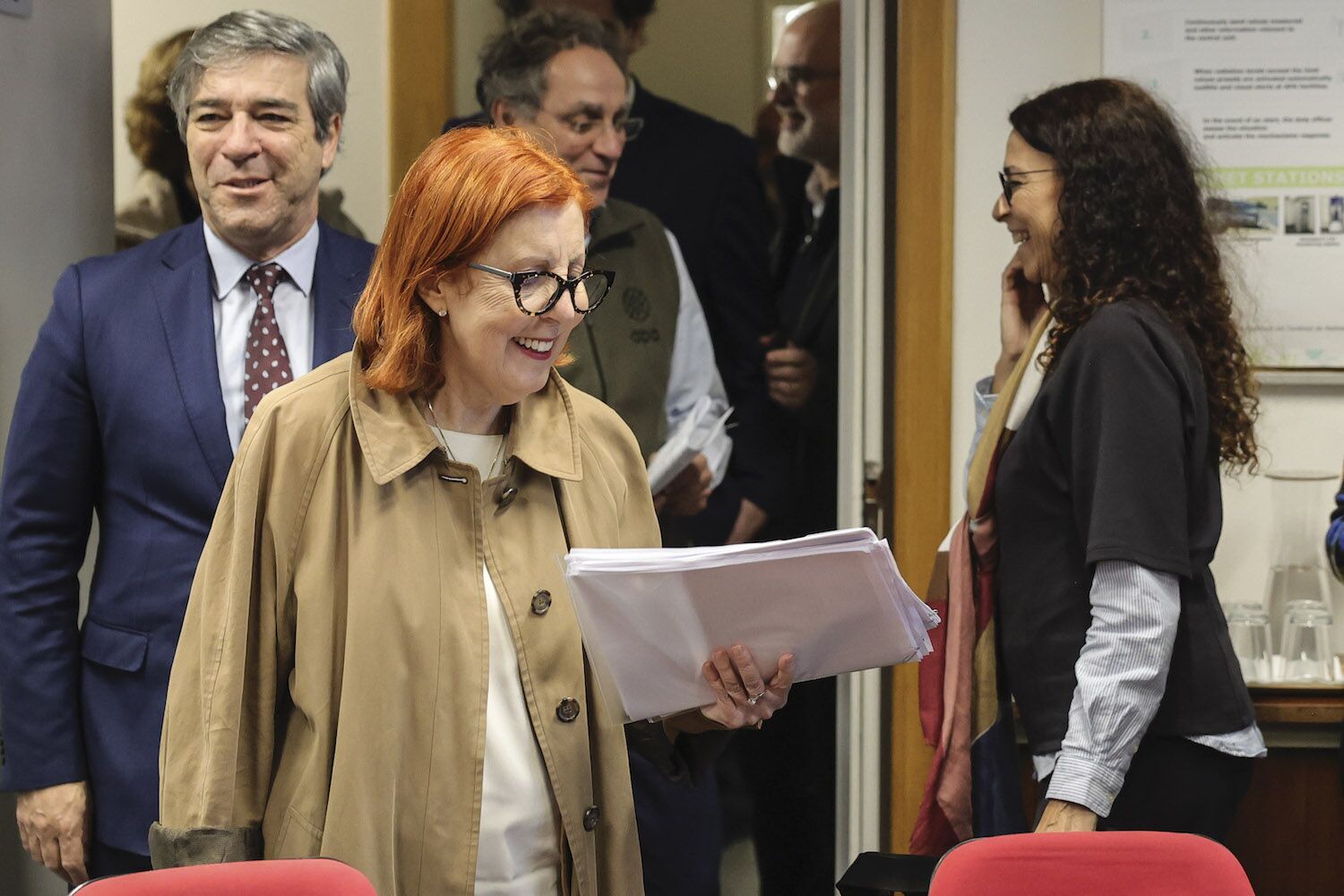 De repente, um membro do Governo é muito elogiado: a ministra do Ambiente. “Dêem-lhe o comando”