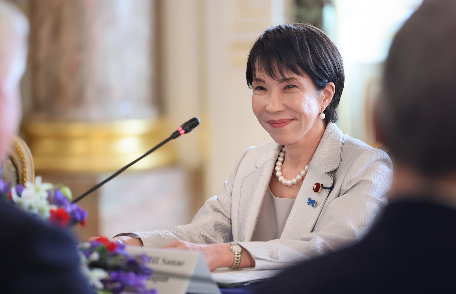 “Sanamania” e hashtags. Jovens podem dar vitória decisiva à Dama de Ferro do Japão