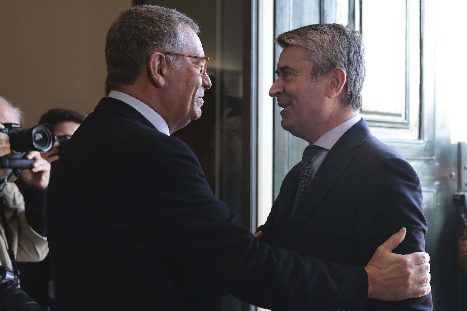 “Vitória dos democratas e humanistas”. Carneiro saúda o “amigo” António José Seguro